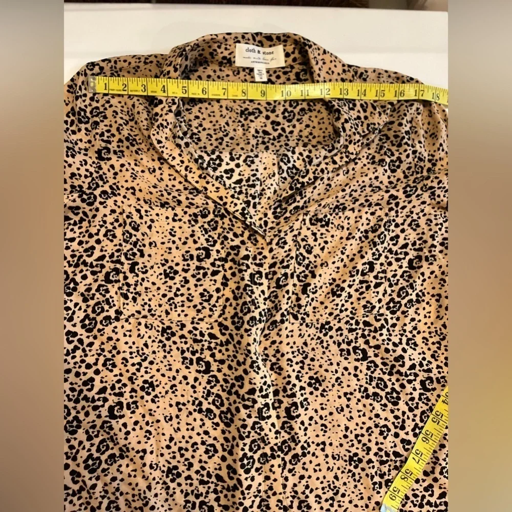 Cloth & Stone for Anthropologie Animal Print Blouse Sz Medium - Picture 9 of 10